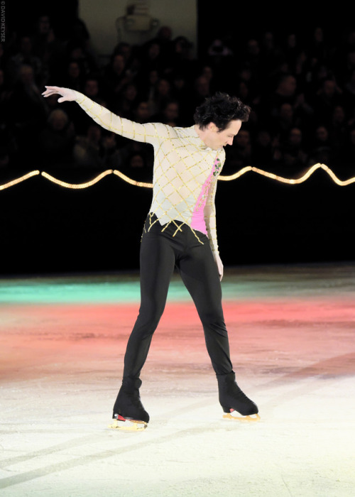 GALLERY: 3X US national champion, 2X Olympian, and World bronze medalist Johnny Weir premieres his n