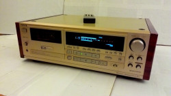 cassetteplayers:  Aiwa XK-S9000. Great sounding