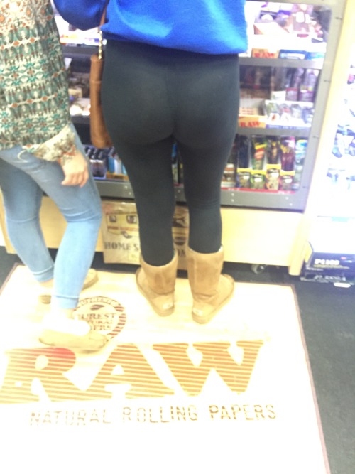 vvillegas1224:  Big ass teen with sexy see through leggings and a black little thong underneath