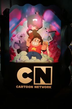 the-world-of-steven-universe:  Steven, Amethyst, Garnet, and Pearl are looking awesomely heroic in the Cartoon Network Booth at San Diego Comic-Con! (source)