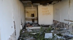 chxchx:  A still from TheUnknownCameraMan’s : Abandoned Family Inns of America Motel - NC. http://www.youtube.com/watch?v=8SUqe7wChbY Really interesting YouTube Channel, check it out!