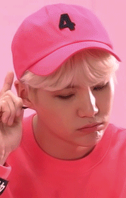 Yoongi + Pink 