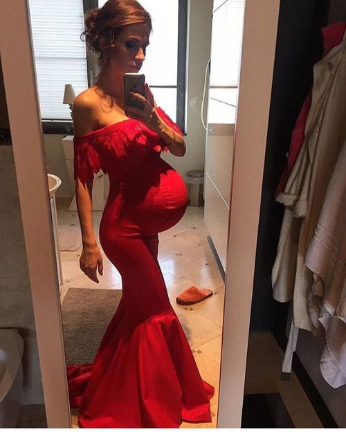 Pregnant Womens In Nice Tight Dresses :)