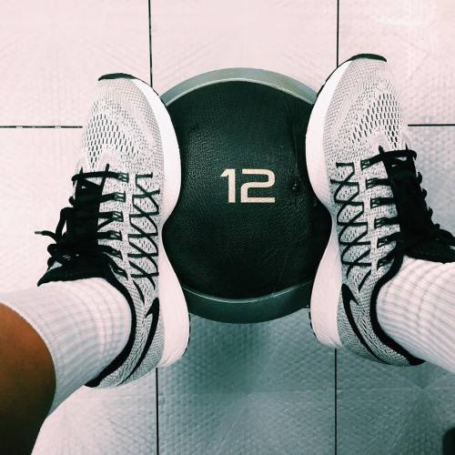 Got a work out in&hellip;between lessons!! Worked out w my new shoes while watching cup cake war