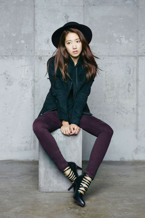 [CF] Park Shin Hye – Viki F/W 2015 3000x2852