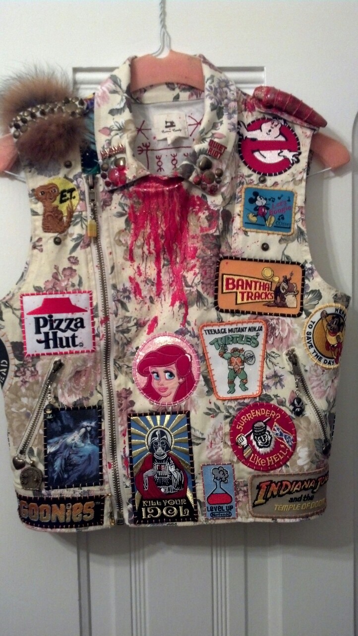 dielukedie:  Finished this awesome nerd vest for my soulmate! Came out pretty fucking