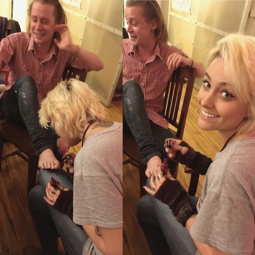 Michael Jackson’s daughter Paris painting Macaulay Culkin’s toenails.