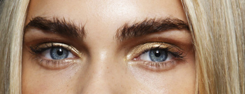 lovinq-u:mihaliko:Line Brems backstage at Alexis Mabille S/S 2015dark pale