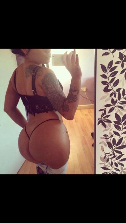 slammerpawg: @karinajramsey booty
