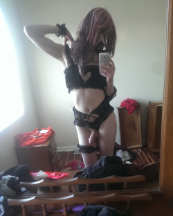 sissyjessystuff: Here’s another few photos