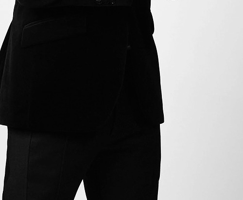 loki-forever:  Tom Hiddleston by Desmond Muckian (x) 