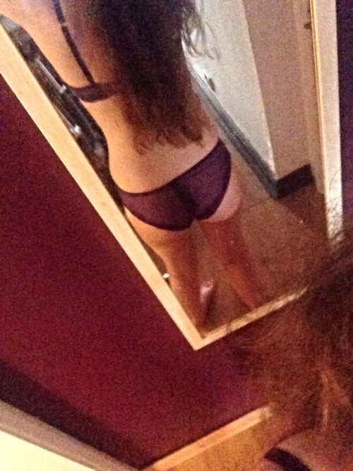 diapers-and-stuff: kittenanddaddytime:  Big girl or babygirl?   why not mix the two and do big girl 
