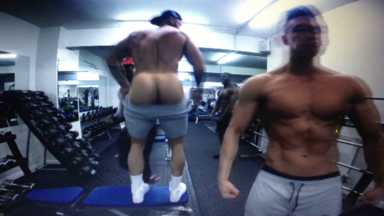 snapchatsfinestdudes:  Ashley Cain. Dick aint big but THAT ASS