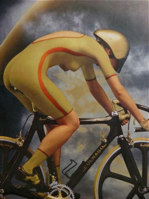 bicycle-babe:  Bicycle girl http://bicycle-babe.tumblr.com/ 