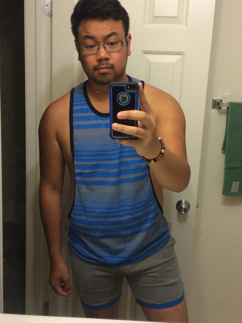 chesterlepanda:  I’m in love with these shorts and tank. 