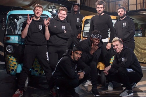 vikk5tar: squaaaaaad
