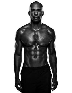 itscelebrixxxtiez:  dolvett quince