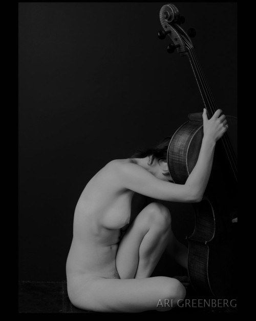artizan3: cello_and_i_by_jpringlephoto  via  Gridllr.com   —  browse your Likes!