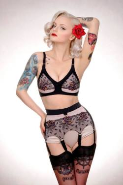 the-lovely-twin:  pinup/rockabilly blog x