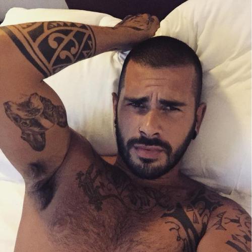lifewithhunks:  Hunks, Porn, Amateurs, Spy, Bulges, Lycra and Huge Cocks.http://lifewithhunks.tumblr.com/  Eat CLEAN and train DIRTY   www.runswimlivehealthy.tumblr.com