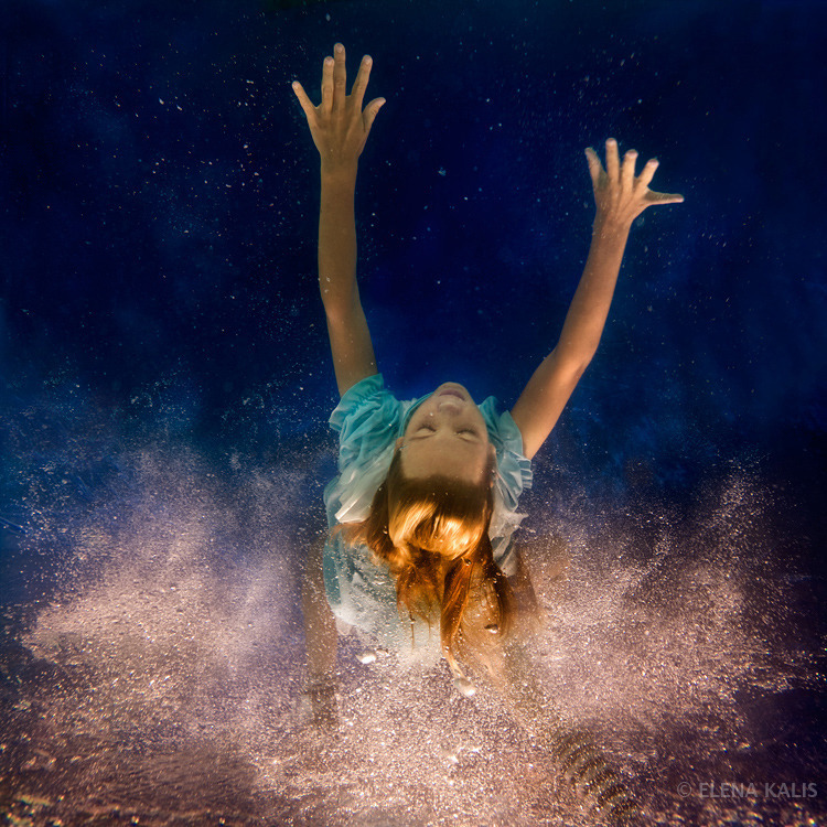 showslow:  Alice in Waterland by Elena Kalis 