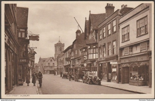 Postcard of High Street in Salisbury (Wiltshire, c. 1940), with a wartime quotefrom the Minister of 