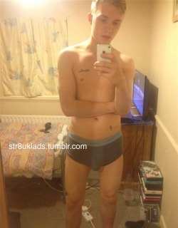 str8uklads:  18, Brighton, UK