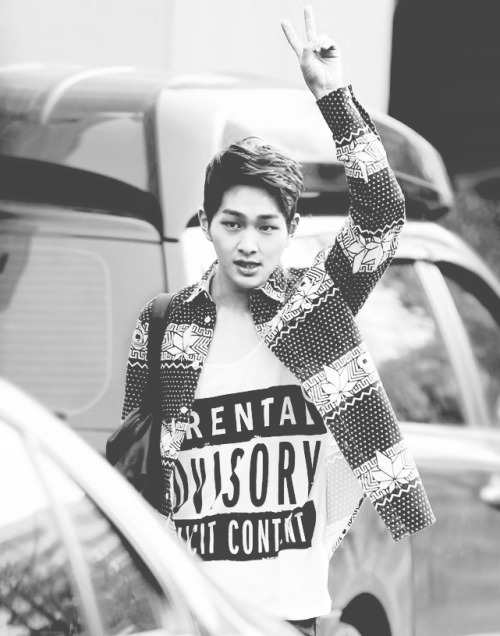 jonghyonew:  7/30 edits of my ultimate bias щ（ﾟДﾟщ） 