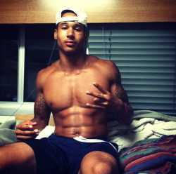 4theloveofniggaz:  Damn he sexy  dude……..marry