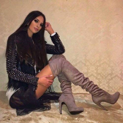 Sex boots & pantyhoseMore pantyhose :https://pantiesimperiium.blogspot.com/search/label/pantyhosehttps://www.facebook.com/tightsmag/ pictures