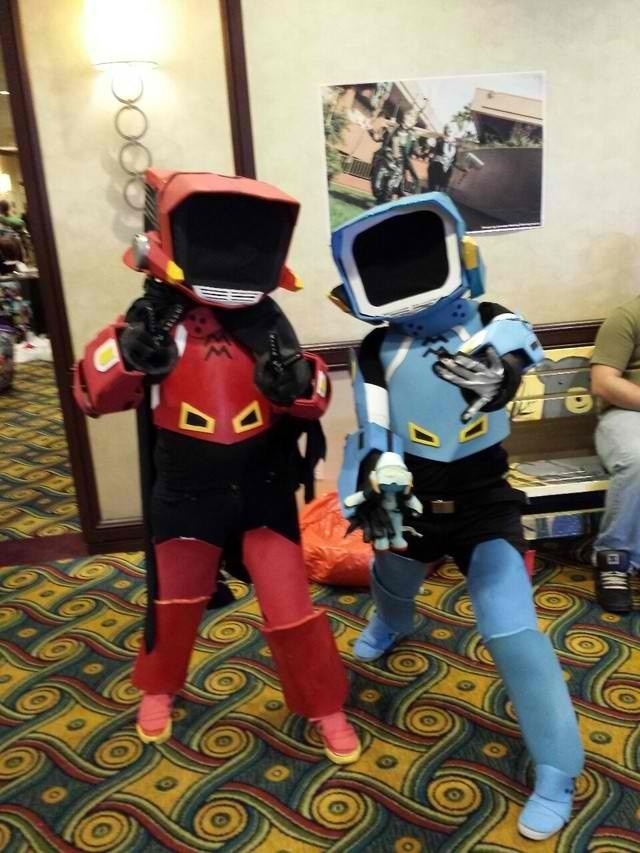 megamechagogo:  Cantis at ala 2014! I am the red one, my buddy theteethnazi is the