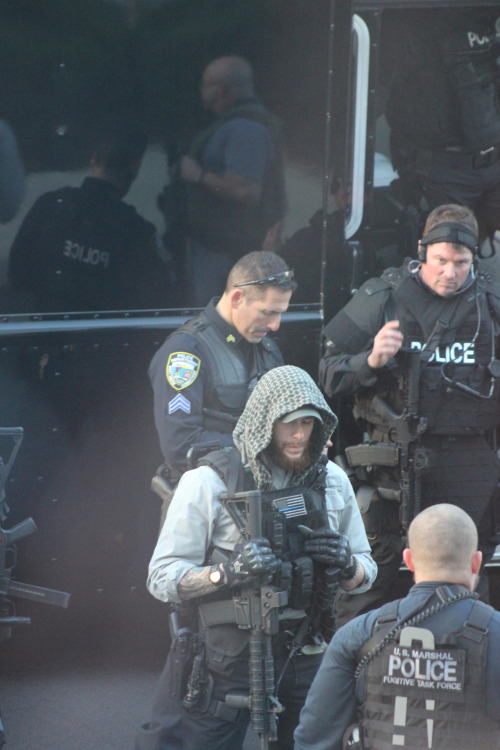 minds-at-war:Photos I took at the UNH (University of New Haven) lockdown. For those who don’t know. 