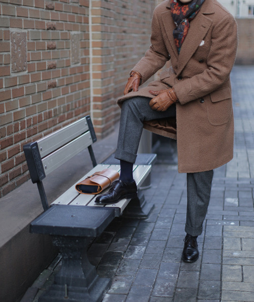 bntailor:  B&Tailor Casentino Coat(T.A.C.S) B&Tailor Flannel Trousers(Fox Brothers) Andrea’s Cashmere Muffler Fanny Gloves B&Tailor Classic Socks Zonkey Boot Cordovan Shoes 