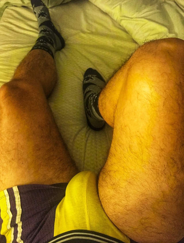 marrieddad1963:Yellowed with Socks 