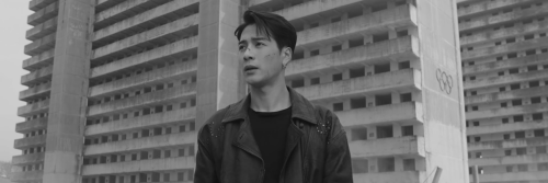 王嘉爾 Jackson Wang - 一個人 Alone (Official Music Video)youtu.be/8QZXLF7Drvg