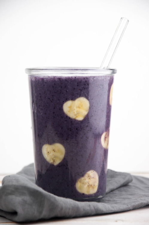 foodffs:
“ Healthy Blueberry Smoothie
Follow for recipes
Is this how you roll?
”