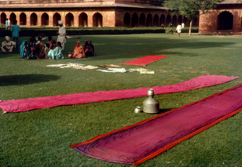 fotojournalismus:  Taj Mahal, Agra, 1985.Photographs by Raghu Rai