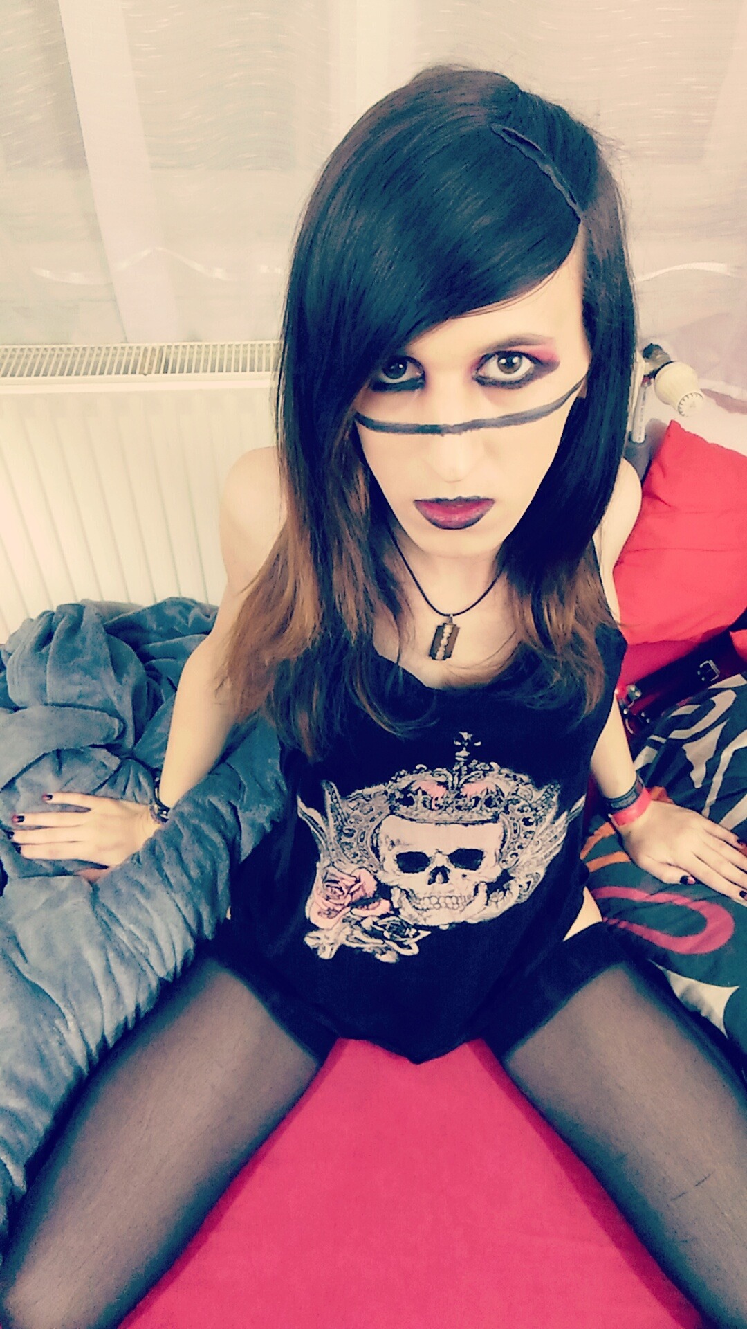 Do i give any Marilyn Manson vibe? I would Say10 :D #emo #MarilynManson  #say10 https://t.co/0HBWwH4qWZ