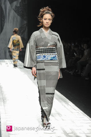 Jotaro Saito, Autumn/Winter 2013 Collection The little appliques are a nice touch!