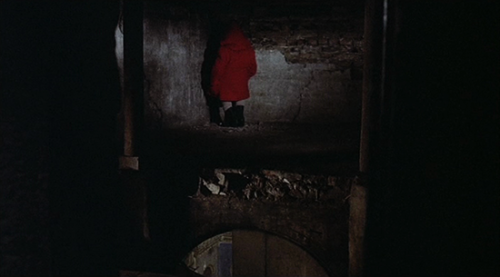 a-horrible-way-to-dan:  Don’t Look Now (1973) - Dir: Nicolas Roeg