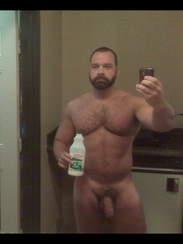 topshelfmen:  Shows you milk makes you grow up into a hottie