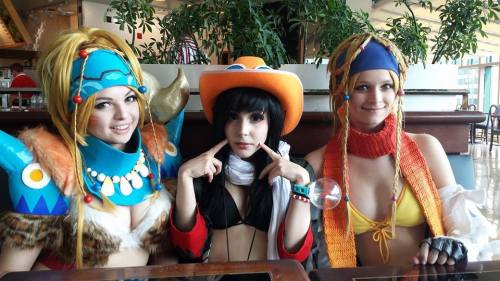 kamikame-cosplay:  Made it to Otakon and already did a quick shoot! Now waiting in line with Mangoe, Raion Cosplay, and Kings Cosplay!