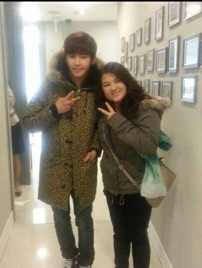 littlesmartboy:  My friend’s friend met Hoya at a Dental Clinic! OMFG im sooooooo jealous!!!!!!