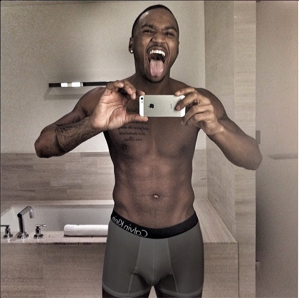 dredz0129:  charlibal:  Guys with Iphone series I’m officially a FAN Trey Trey