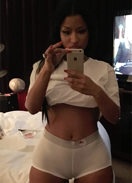 nickiminajweb:  Nicki Minaj x Mirror selfies adult photos