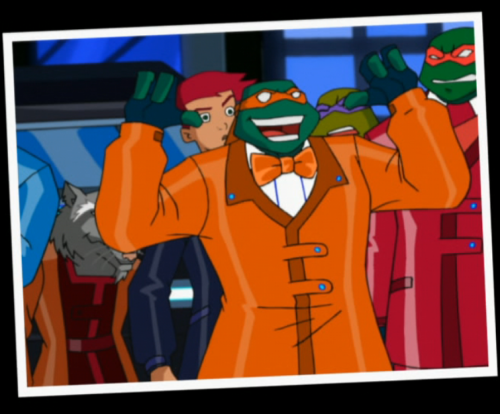 Mikey poses for the paparazzi!~TMNT Fast ForwardTMNT 2003 Season 6 Episode 10 “Invasion of the