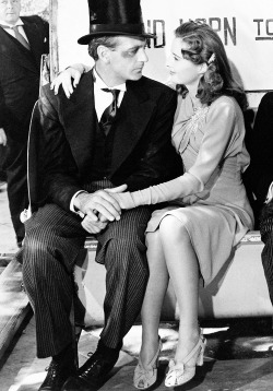 barbarastanwyck:  Barbara Stanwyck and Gary Cooper in Ball of Fire (1941) 