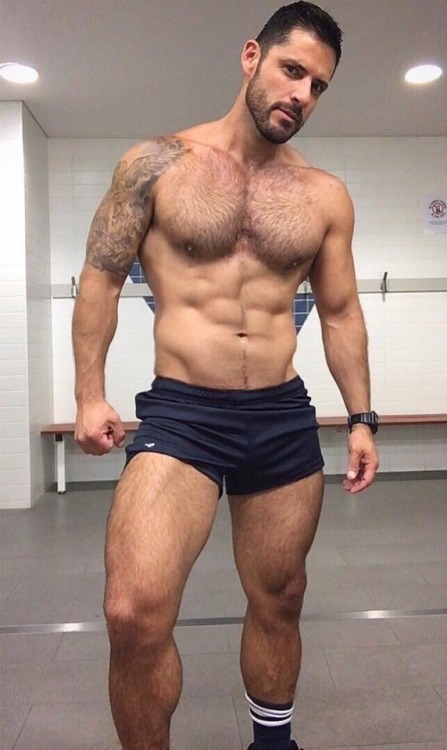 bradinmpls:  Here is some inspiration to hit the gym!looking for a FWB, daddy, teacher, date, lover, boyfriend, companion, orgasm?http://bradinmpls.tumblr.com