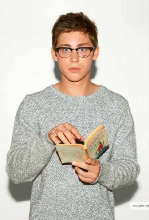 pics: @gay-lgbt-noh8“relax. Let go of all your thoughts.” I kept telling the big muscle 
