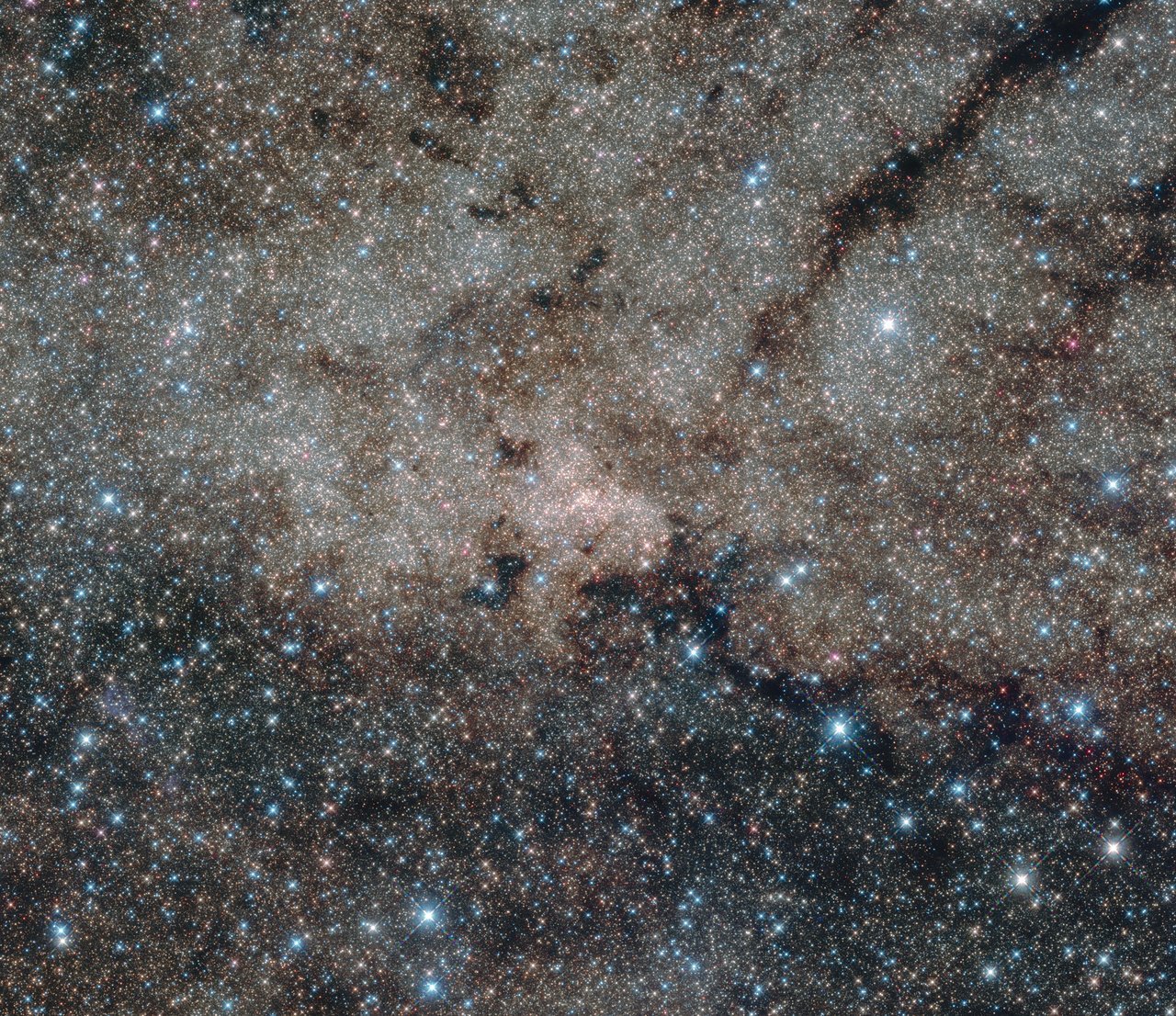 pictures-of-space:    The galactic centre This infrared image from the NASA/ESA Hubble